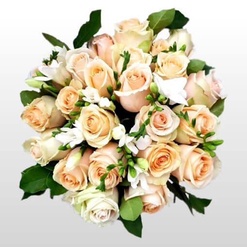 bouquet di rose chiare consegna a domicilio a Milano e Roma