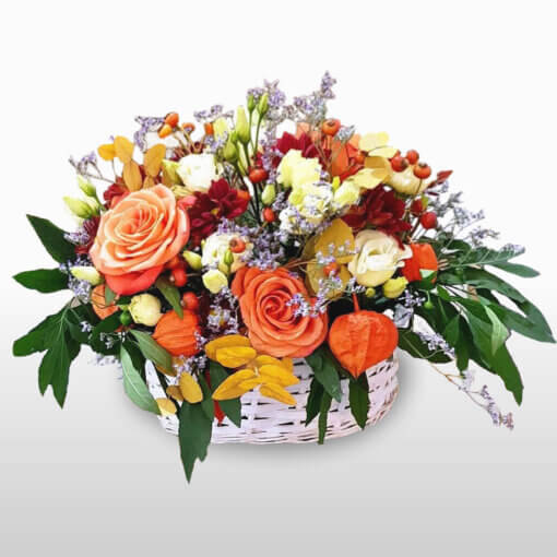 Composizione di Rose arancioni e Fiori misti assortiti in cesto. Consegna composizioni di fiori a domicilio a Milano e Roma
